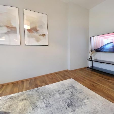 Milpau Recklinghausen1 - Modernes Und Zentrales Premium-Apartment Mit Queensize-Bett, Netflix, Nespresso, Smart-Tv Und Privatparkplatz Luaran gambar