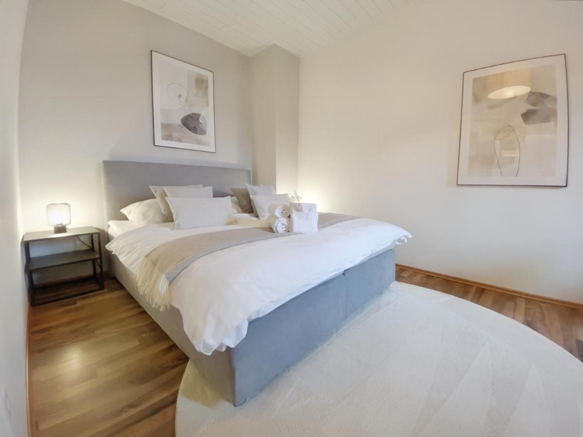 Milpau Recklinghausen1 - Modernes Und Zentrales Premium-Apartment Mit Queensize-Bett, Netflix, Nespresso, Smart-Tv Und Privatparkplatz Luaran gambar