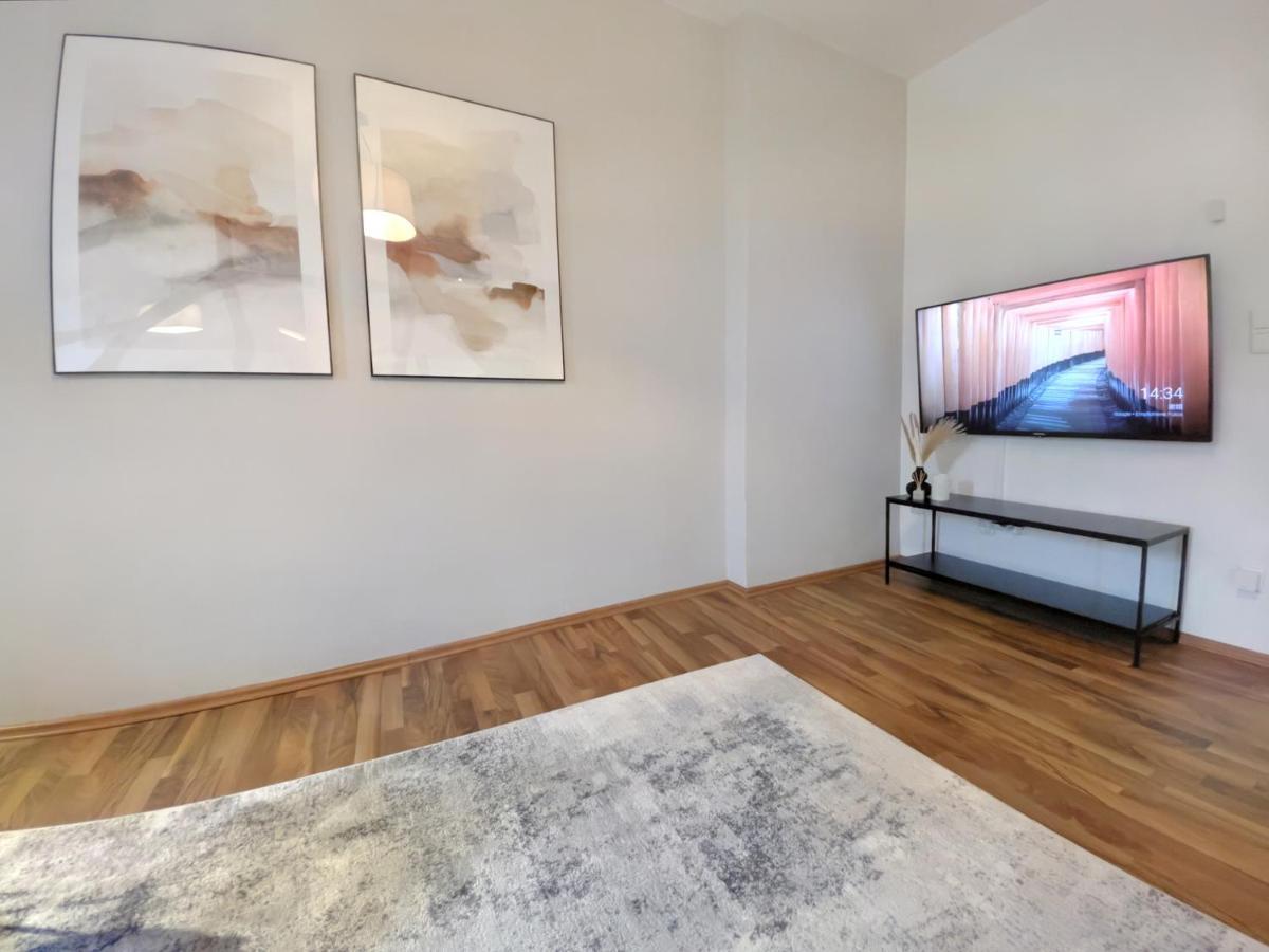 Milpau Recklinghausen1 - Modernes Und Zentrales Premium-Apartment Mit Queensize-Bett, Netflix, Nespresso, Smart-Tv Und Privatparkplatz Luaran gambar